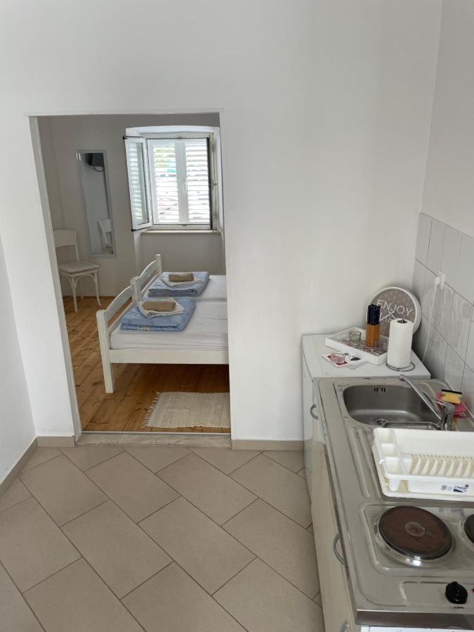 Tree Apartment Дубровник Екстериор снимка